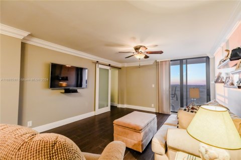 Condominio en venta en Hollywood, Florida, 1 dormitorio, 77.29 m2 № 1811158 - foto 16