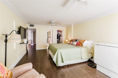 Condominio en venta en Hollywood, Florida, 1 dormitorio, 77.29 m2 № 1811158 - foto 19