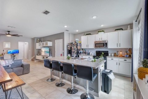 Touwnhouse à vendre à Kissimmee, Floride: 3 chambres, 150.87 m2 № 2408733 - photo 4