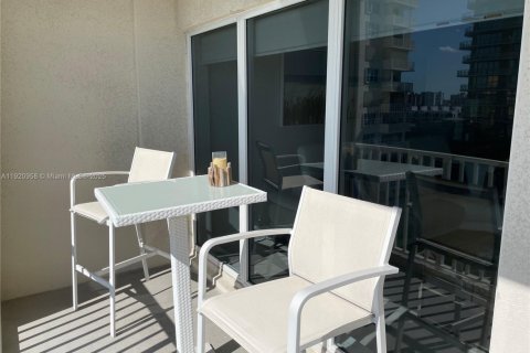 Condominio en venta en Pompano Beach, Florida, 2 dormitorios, 105.91 m2 № 1975263 - foto 15