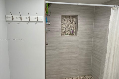 Condominio en venta en Pompano Beach, Florida, 2 dormitorios, 105.91 m2 № 1975263 - foto 22