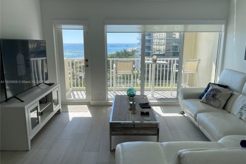 Condominio en venta en Pompano Beach, Florida, 2 dormitorios, 105.91 m2 № 1975263 - foto 5