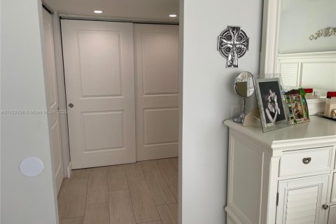 Condominio en venta en Pompano Beach, Florida, 2 dormitorios, 105.91 m2 № 1975263 - foto 19