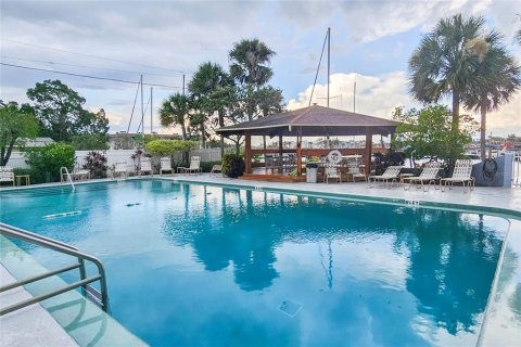 Condominio en venta en New Port Richey, Florida, 2 dormitorios, 93.74 m2 № 1800406 - foto 25