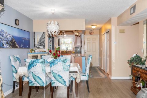 Condominio en venta en New Port Richey, Florida, 2 dormitorios, 93.74 m2 № 1800406 - foto 10
