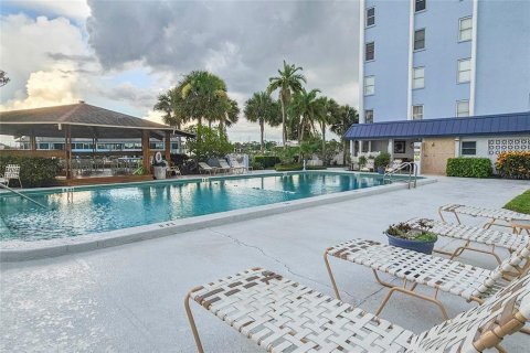 Condominio en venta en New Port Richey, Florida, 2 dormitorios, 93.74 m2 № 1800406 - foto 26