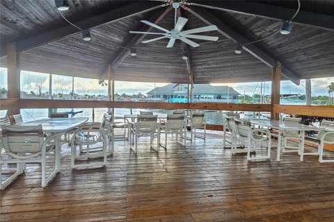Condominio en venta en New Port Richey, Florida, 2 dormitorios, 93.74 m2 № 1800406 - foto 28