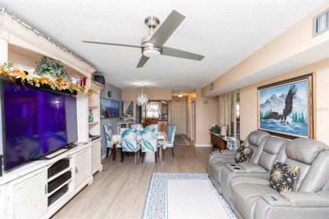Condominio en venta en New Port Richey, Florida, 2 dormitorios, 93.74 m2 № 1800406 - foto 12