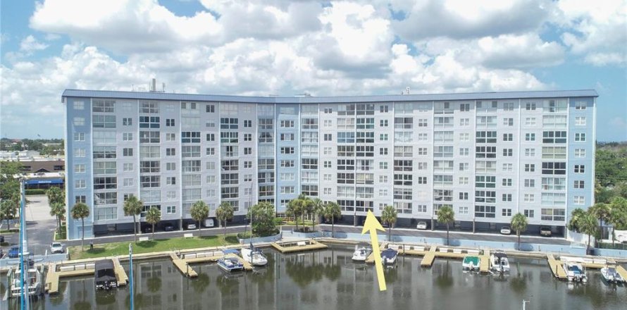 Condominio en New Port Richey, Florida, 2 dormitorios № 1800406