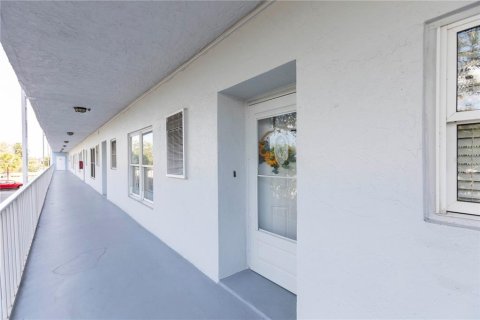 Condominio en venta en New Port Richey, Florida, 2 dormitorios, 93.74 m2 № 1800406 - foto 2