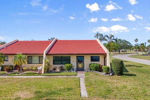 Casa en venta en Bradenton, Florida, 2 dormitorios, 102.01 m2 № 1659074 - foto 1