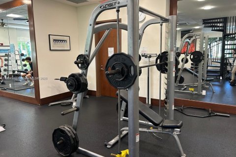 Condo in Aventura, Florida, 2 bedrooms № 1967824 - photo 21