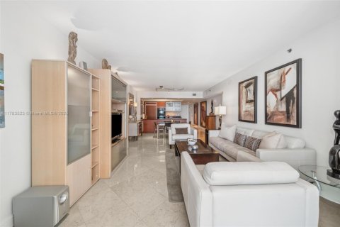 Condo in Hallandale Beach, Florida, 3 bedrooms  № 1573169 - photo 4