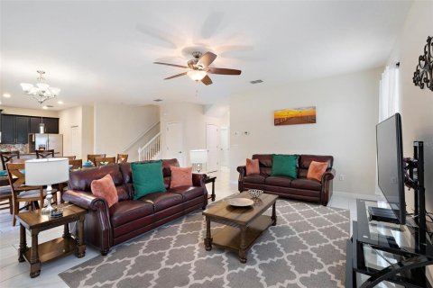 Casa en venta en Davenport, Florida, 6 dormitorios, 284.56 m2 № 1916398 - foto 10