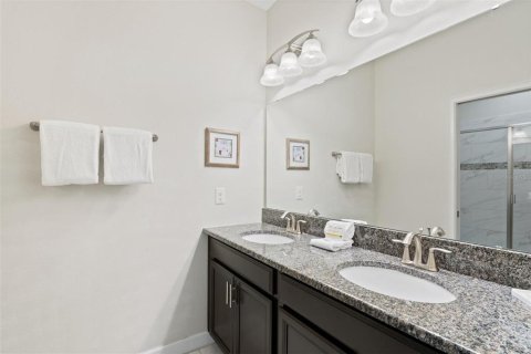 Casa en venta en Davenport, Florida, 6 dormitorios, 284.56 m2 № 1916398 - foto 5