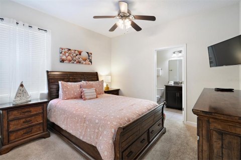 Casa en venta en Davenport, Florida, 6 dormitorios, 284.56 m2 № 1916398 - foto 13