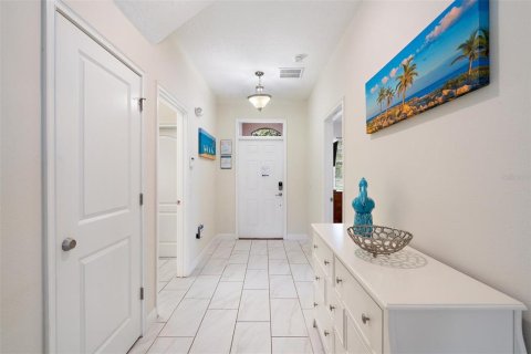 Casa en venta en Davenport, Florida, 6 dormitorios, 284.56 m2 № 1916398 - foto 2