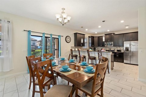 Casa en venta en Davenport, Florida, 6 dormitorios, 284.56 m2 № 1916398 - foto 7