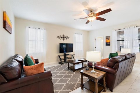 Casa en venta en Davenport, Florida, 6 dormitorios, 284.56 m2 № 1916398 - foto 8