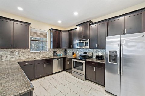 Casa en venta en Davenport, Florida, 6 dormitorios, 284.56 m2 № 1916398 - foto 12