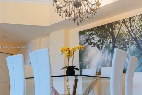 Condo in Aventura, Florida, 2 bedrooms  № 1857397 - photo 8