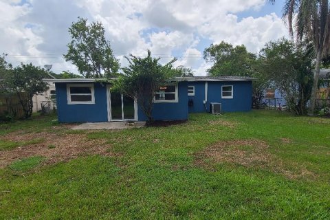 House in Orlando, Florida 4 bedrooms, 130.06 sq.m. № 1777950 - photo 22