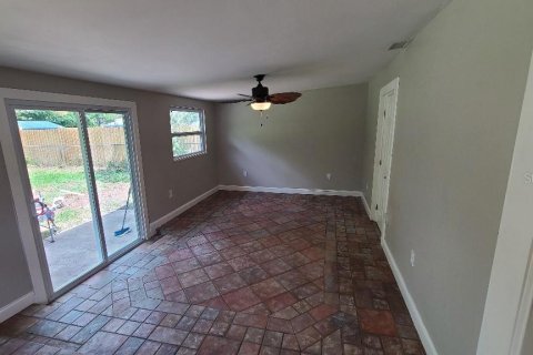 House in Orlando, Florida 4 bedrooms, 130.06 sq.m. № 1777950 - photo 8