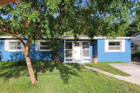 House in Orlando, Florida 4 bedrooms, 130.06 sq.m. № 1777950 - photo 1