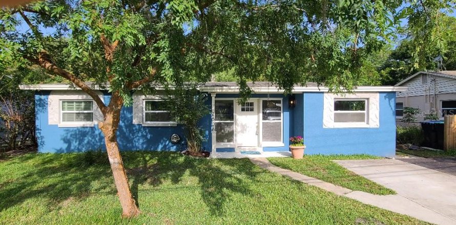 House in Orlando, Florida 4 bedrooms, 130.06 sq.m. № 1777950
