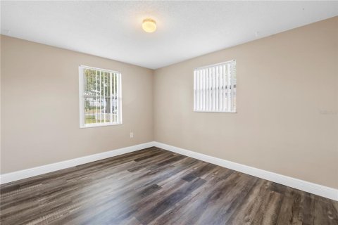 House in Saint Petersburg, Florida 4 bedrooms, 118.73 sq.m. № 2284063 - photo 19