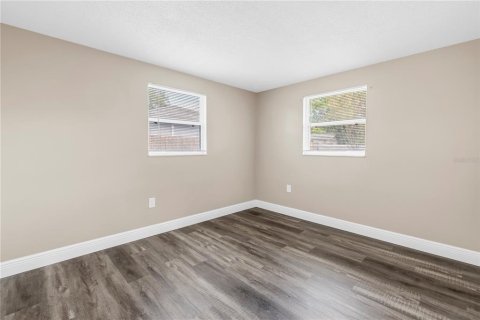 House in Saint Petersburg, Florida 4 bedrooms, 118.73 sq.m. № 2284063 - photo 24