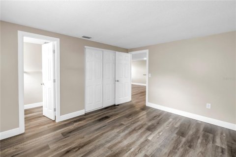 House in Saint Petersburg, Florida 4 bedrooms, 118.73 sq.m. № 2284063 - photo 28