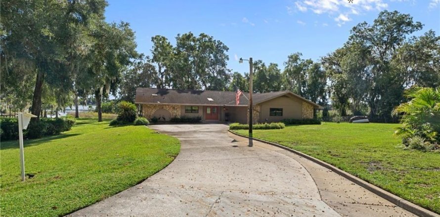 Villa ou maison à Inverness, Floride 2 chambres, 211.54 m2 № 2423887