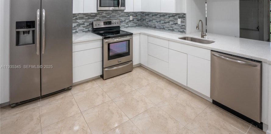 Condo in Miami, Florida, 1 bedroom  № 1993544