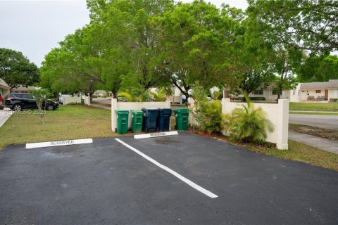 Condo in Miami, Florida, 1 bedroom  № 1993544 - photo 18