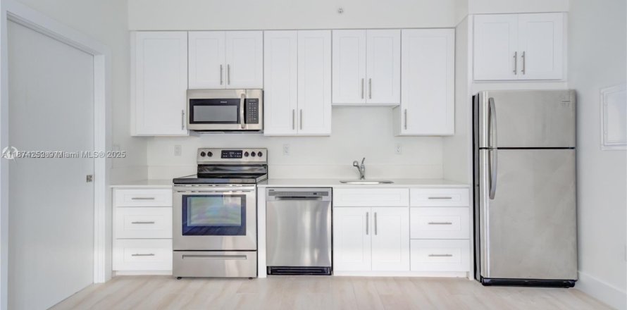 Appartement à Miami Beach, Floride 2 chambres, 871.42 m2 № 1925811