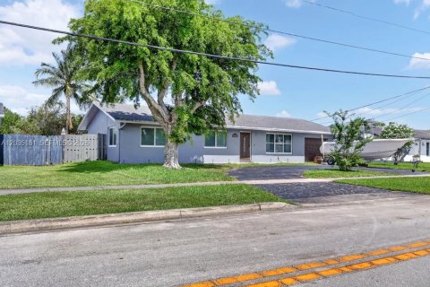Villa ou maison à Margate, Floride 3 chambres, 158.21 m2 № 2087860