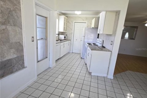 Купить виллу или дом в Делтона, Флорида 8 комнат, 95.13м2, № 2167248 - фото 12
