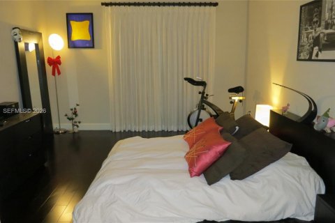 Condominio en alquiler en Coral Gables, Florida, 2 dormitorios, 115.76 m2 № 2024917 - foto 8