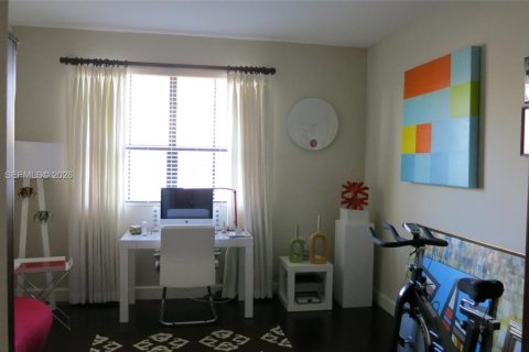 Condominio en alquiler en Coral Gables, Florida, 2 dormitorios, 115.76 m2 № 2024917 - foto 5