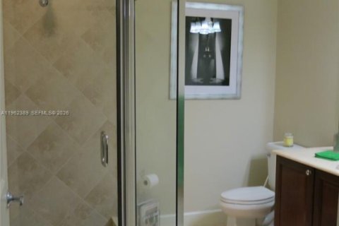 Condominio en alquiler en Coral Gables, Florida, 2 dormitorios, 115.76 m2 № 2024917 - foto 9