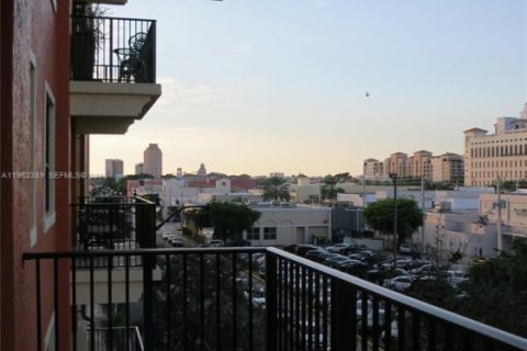 Condominio en alquiler en Coral Gables, Florida, 2 dormitorios, 115.76 m2 № 2024917 - foto 15