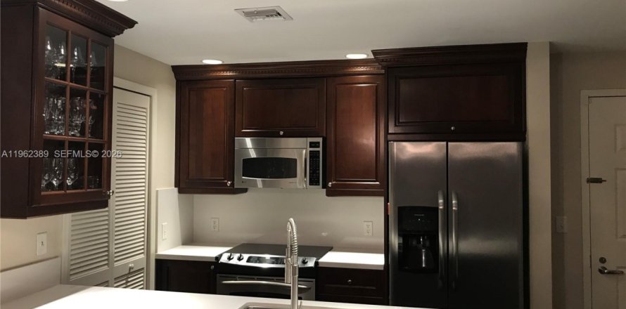 Condominio en Coral Gables, Florida, 2 dormitorios  № 2024917