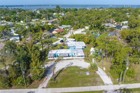 Commercial property in Englewood, Florida № 1613555 - photo 1
