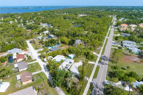 Commercial property in Englewood, Florida № 1613555 - photo 9