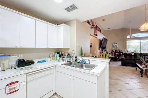 House in Casselberry, Florida 3 bedrooms, 121.14 sq.m. № 1734576 - photo 14