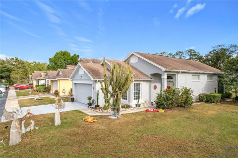 House in Casselberry, Florida 3 bedrooms, 121.14 sq.m. № 1734576 - photo 6