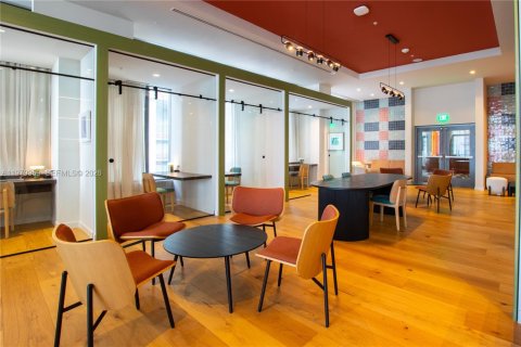 Condo in Miami, Florida, 1 bedroom  № 2044018 - photo 17