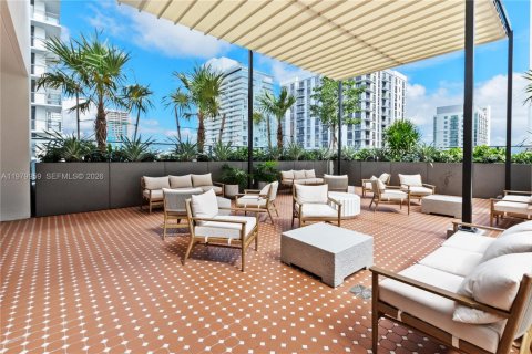 Condo in Miami, Florida, 1 bedroom  № 2044018 - photo 13