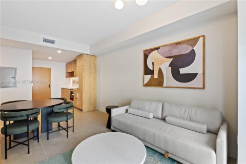 Condo in Miami, Florida, 1 bedroom  № 2044018 - photo 6